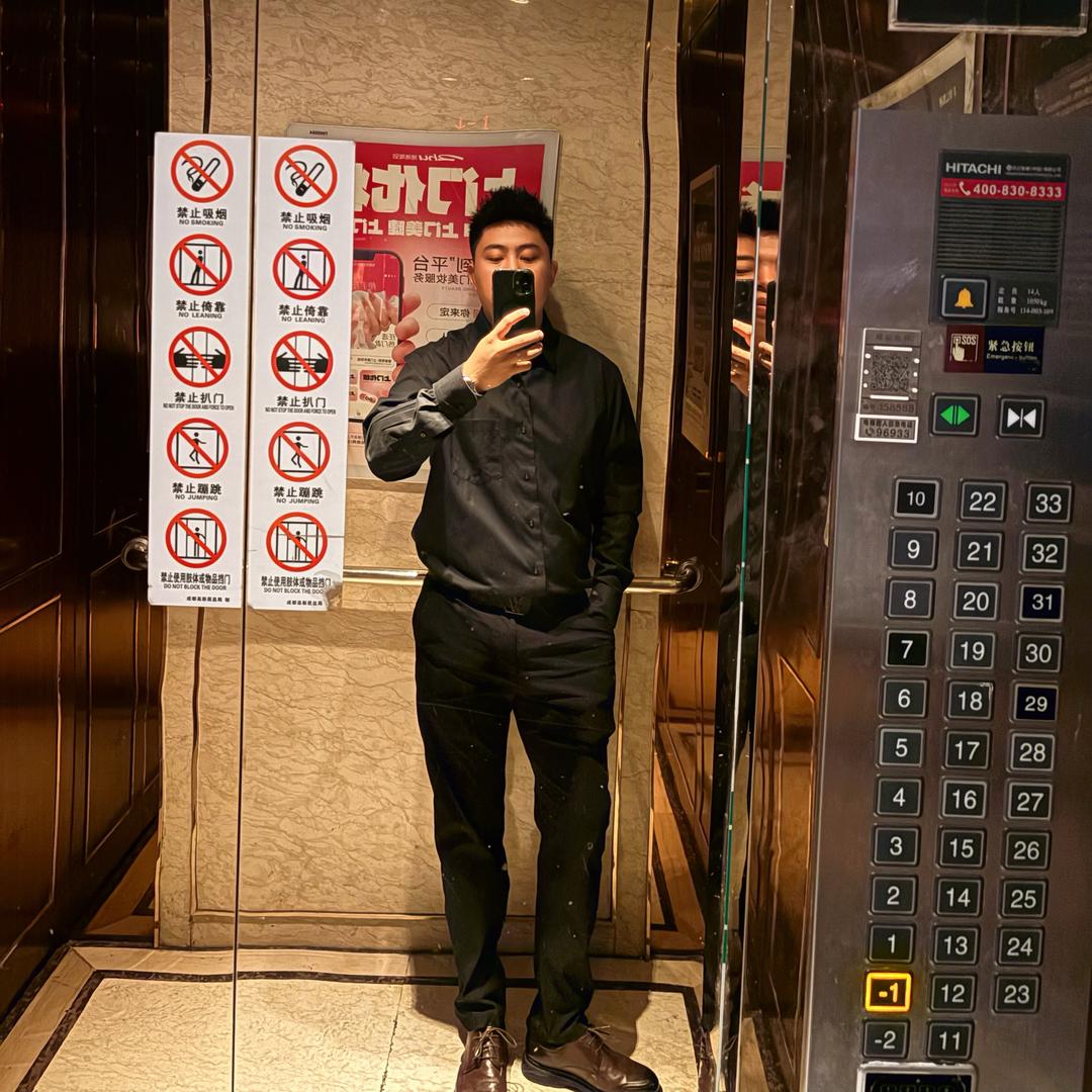 旺垣盛世路虎胖老板