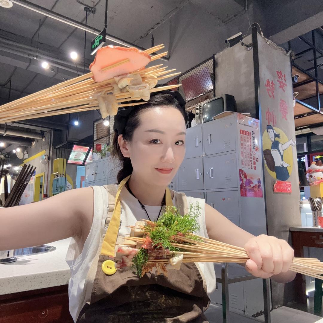 暂时卖卖女装