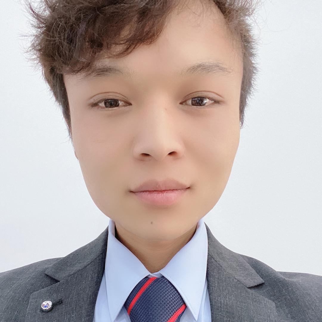 深蓝色
