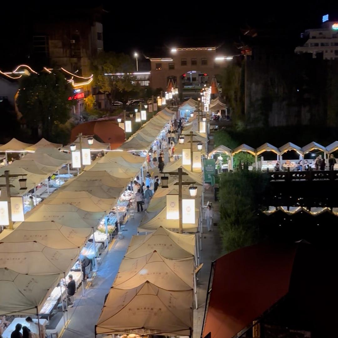 在青年集做漆扇