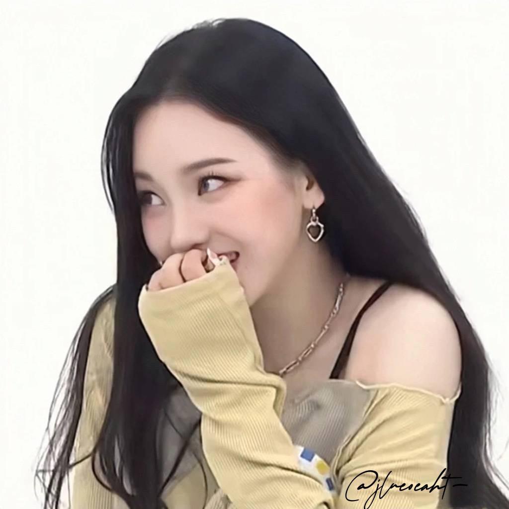 𝐣𝐥𝐮𝐞𝐨𝐞𝐚𝐡𝐭-