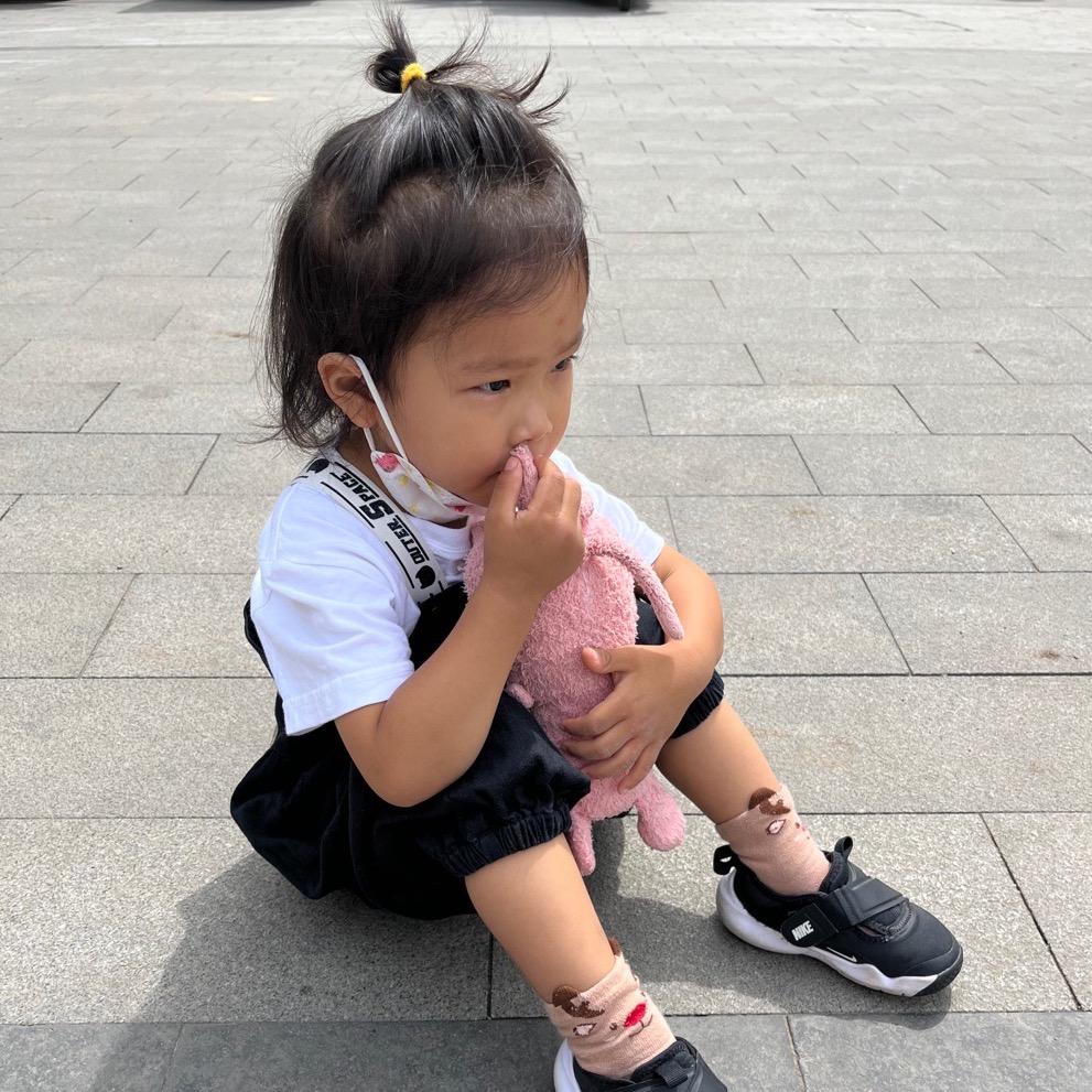 A.  💙   由晓胖