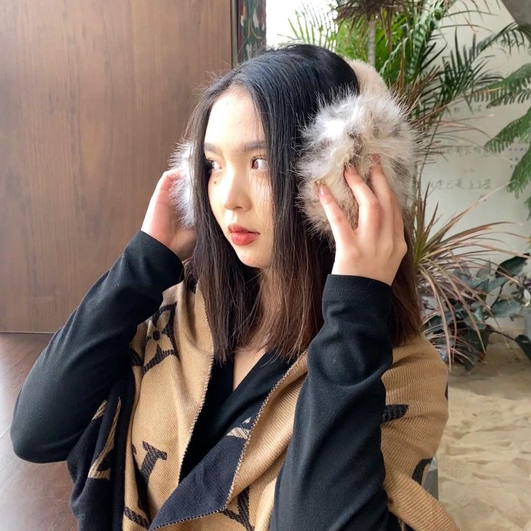 媛.