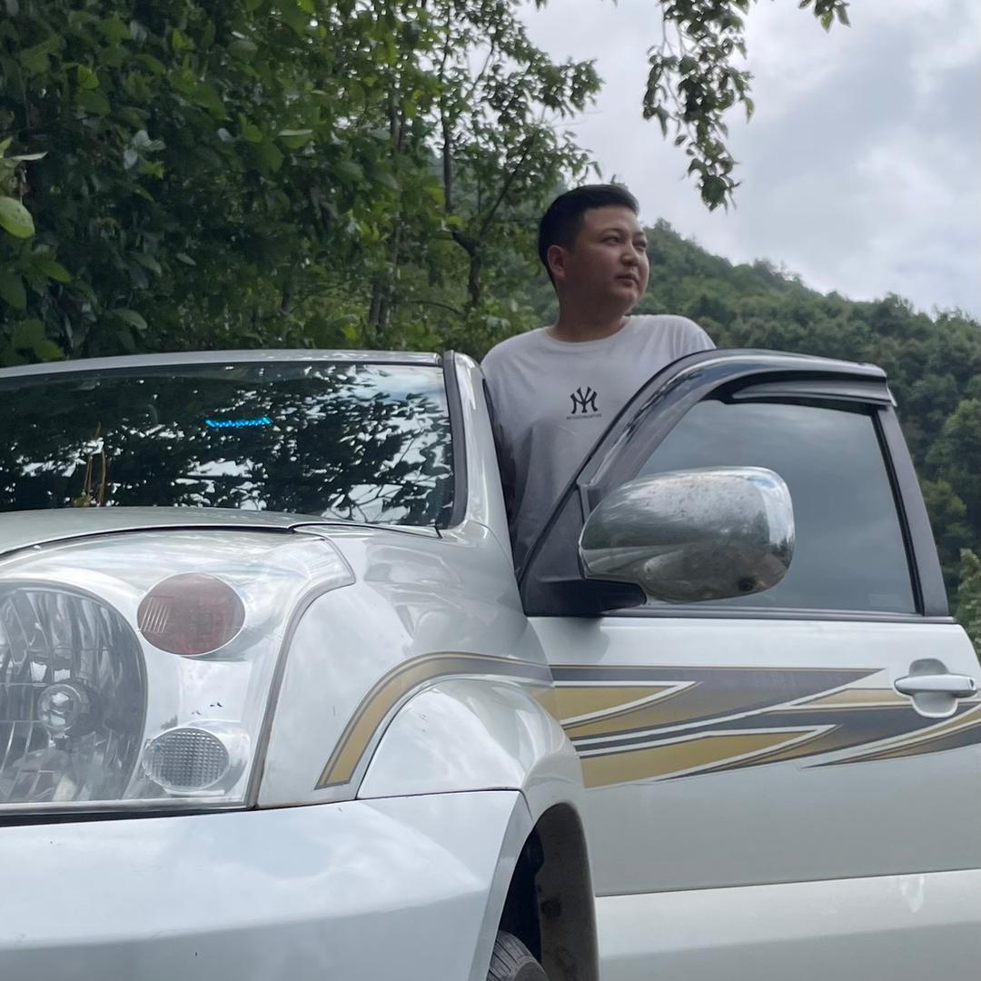 云南腾冲亿驰二手车～深