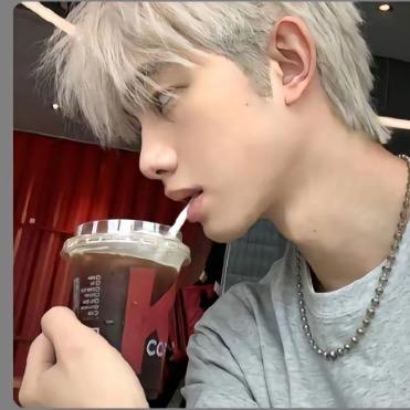小韩要睡觉😴