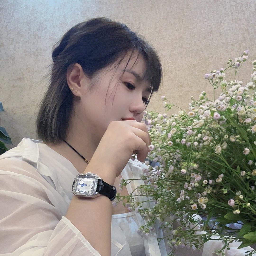 白❄️F U🍀儿👗