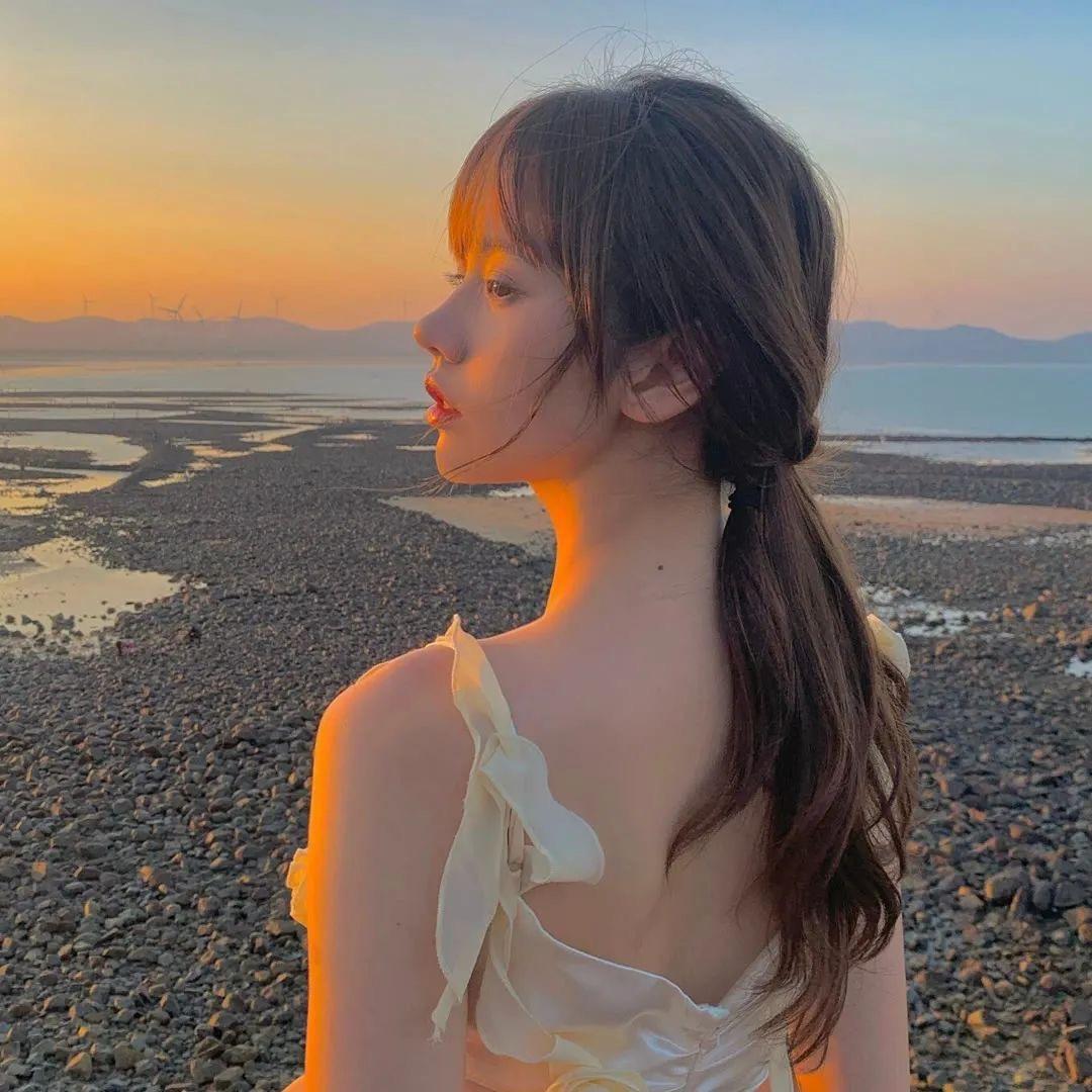 天上月^