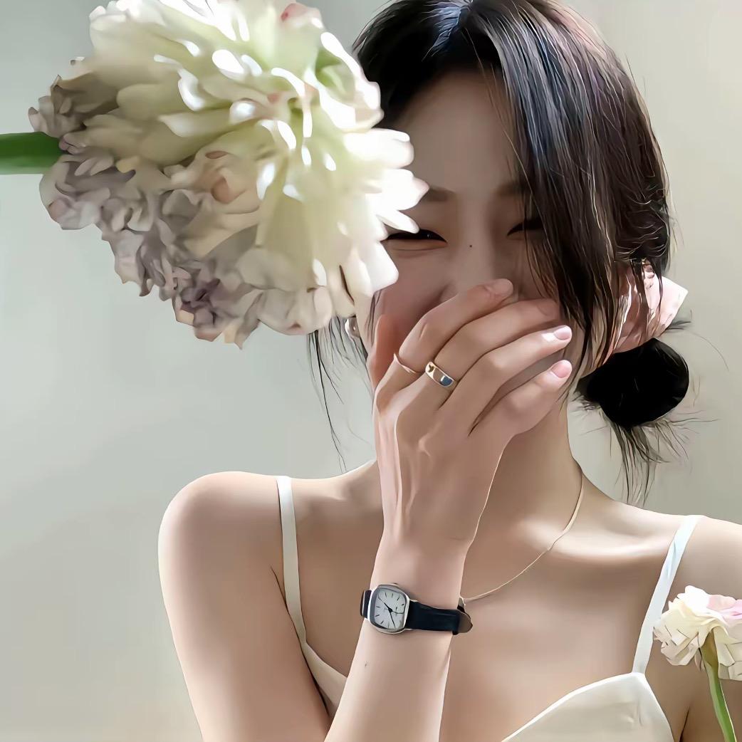 女