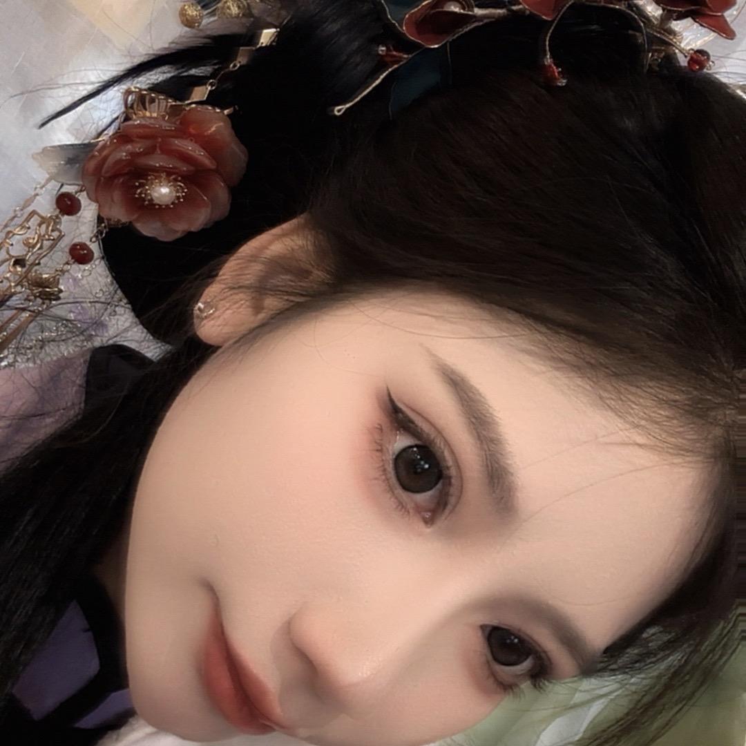 A     三妻四妾*