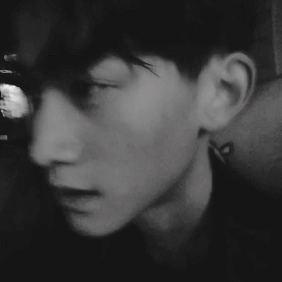 宥佳.