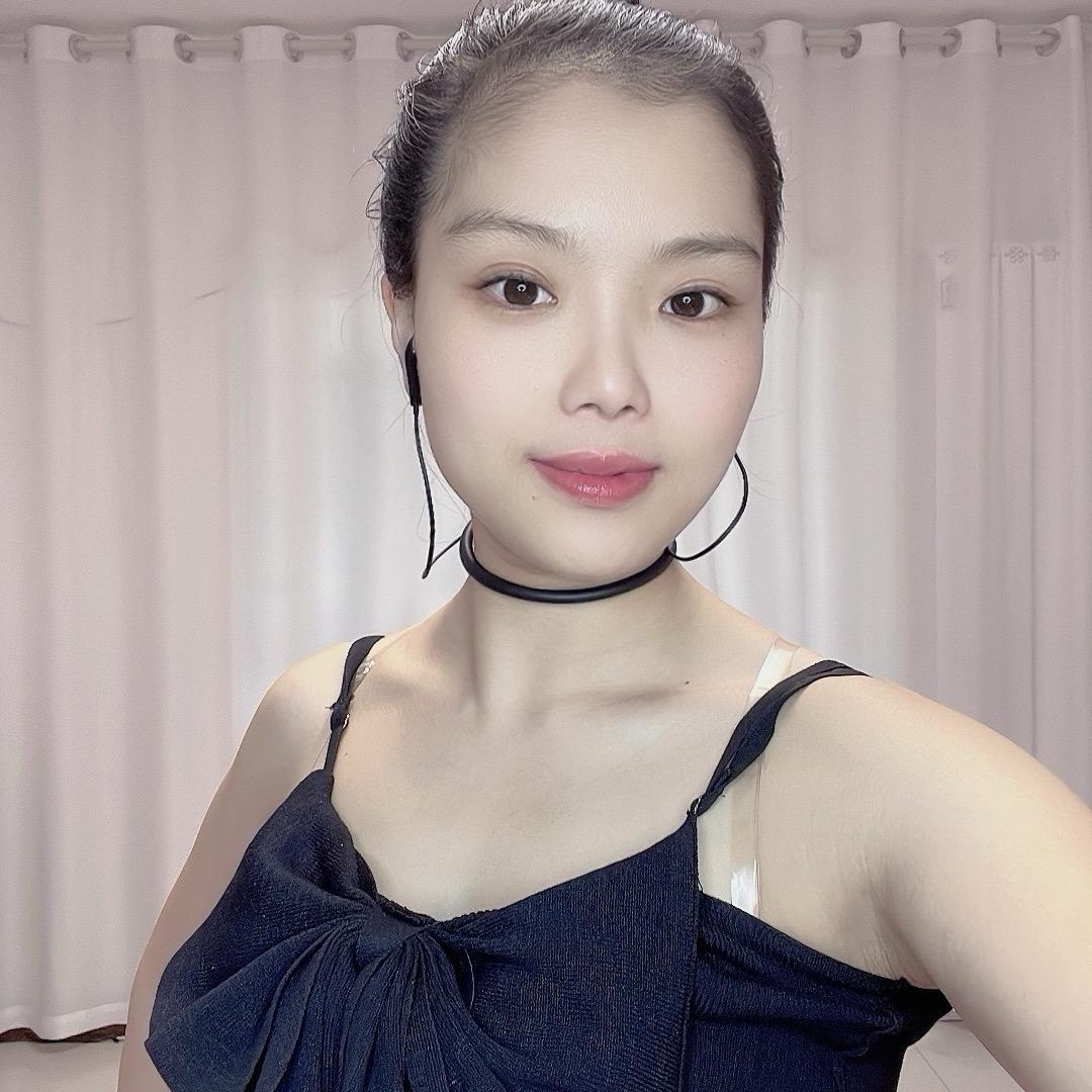 梅子唱歌空中舞蹈才艺主播