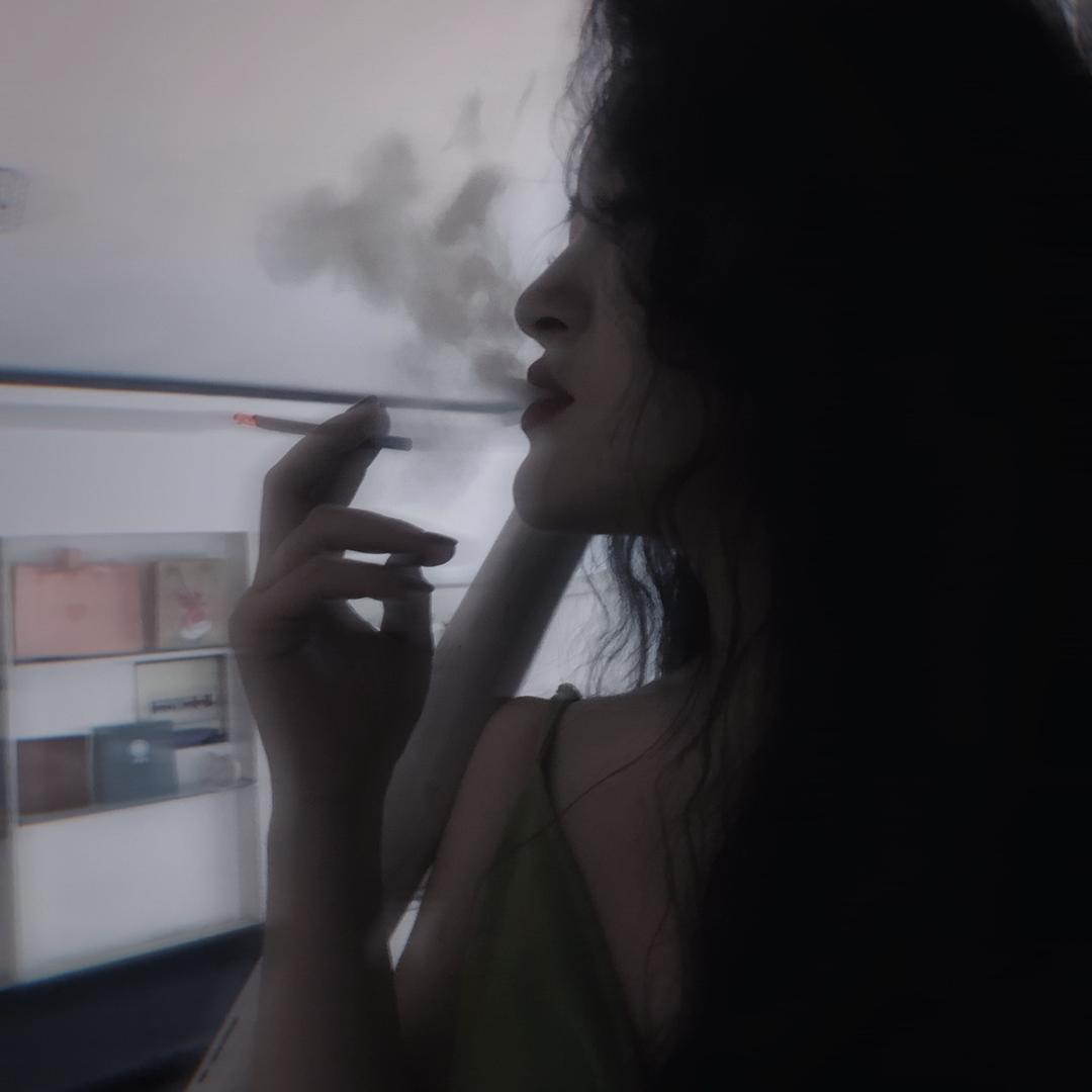 岳女士.