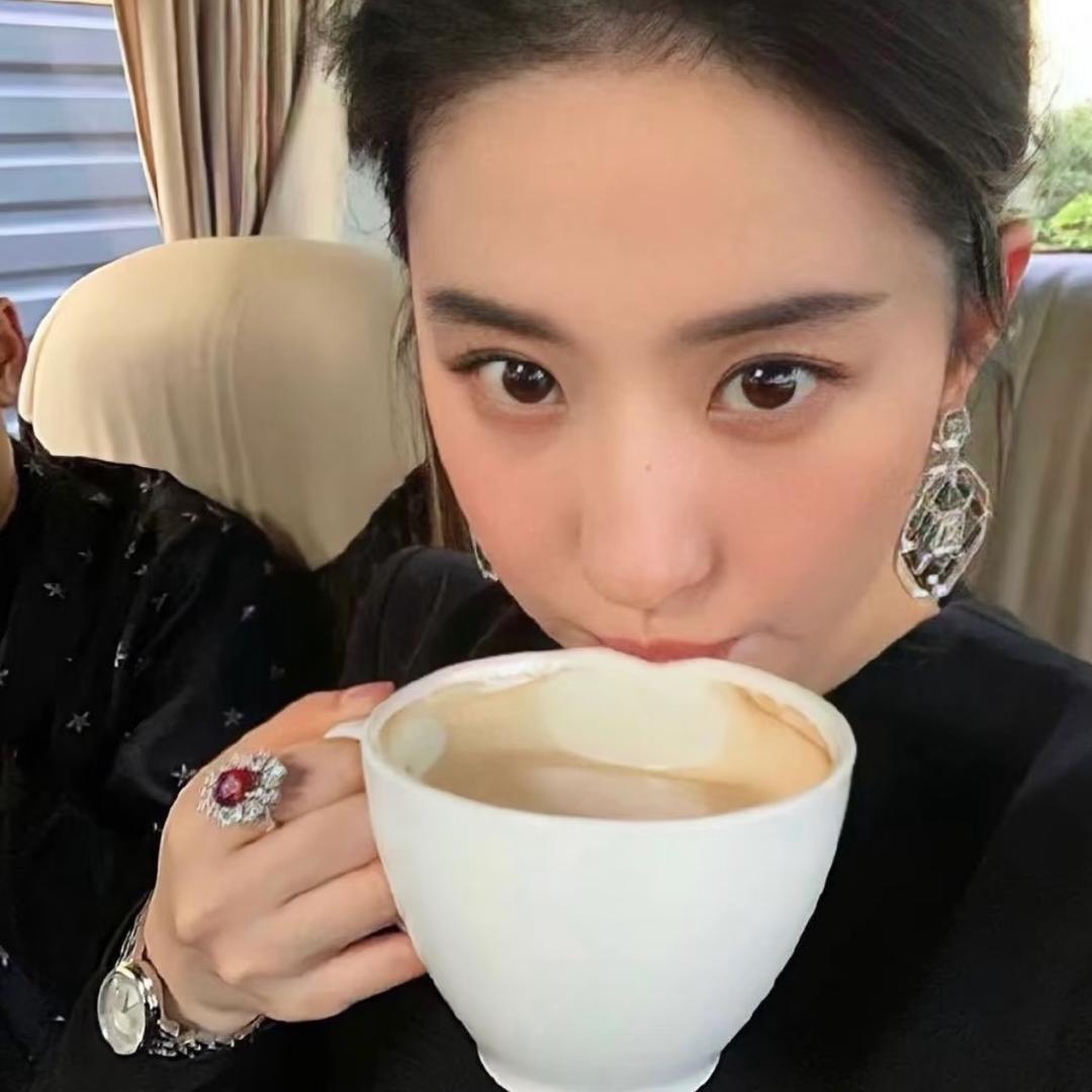 纯情小鱼🌷