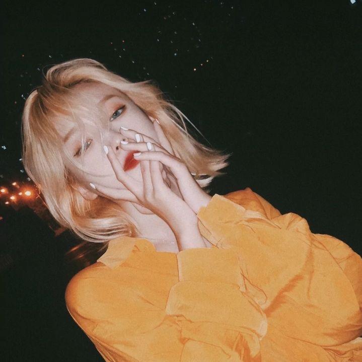 一个想吃火锅的西兰花