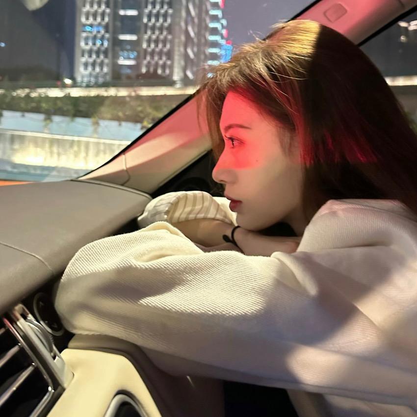 小美·