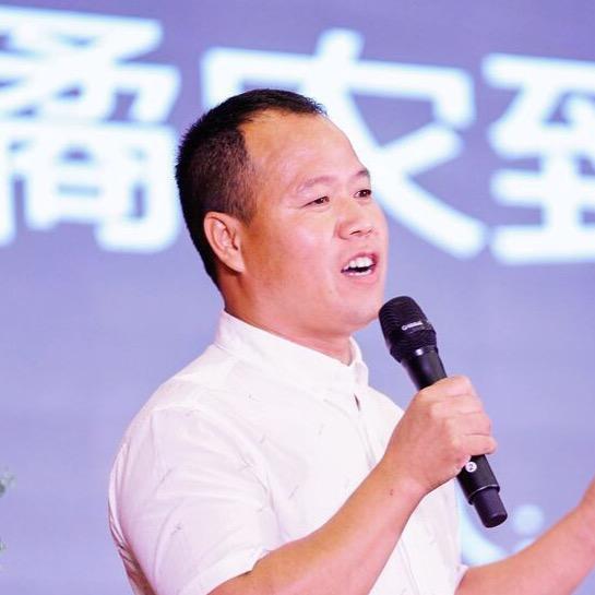 熊猫哥哥周刚