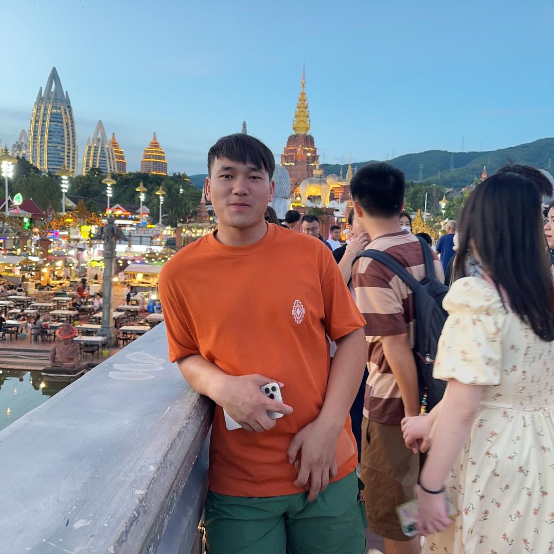 杨老师景洪市六面虎百货店