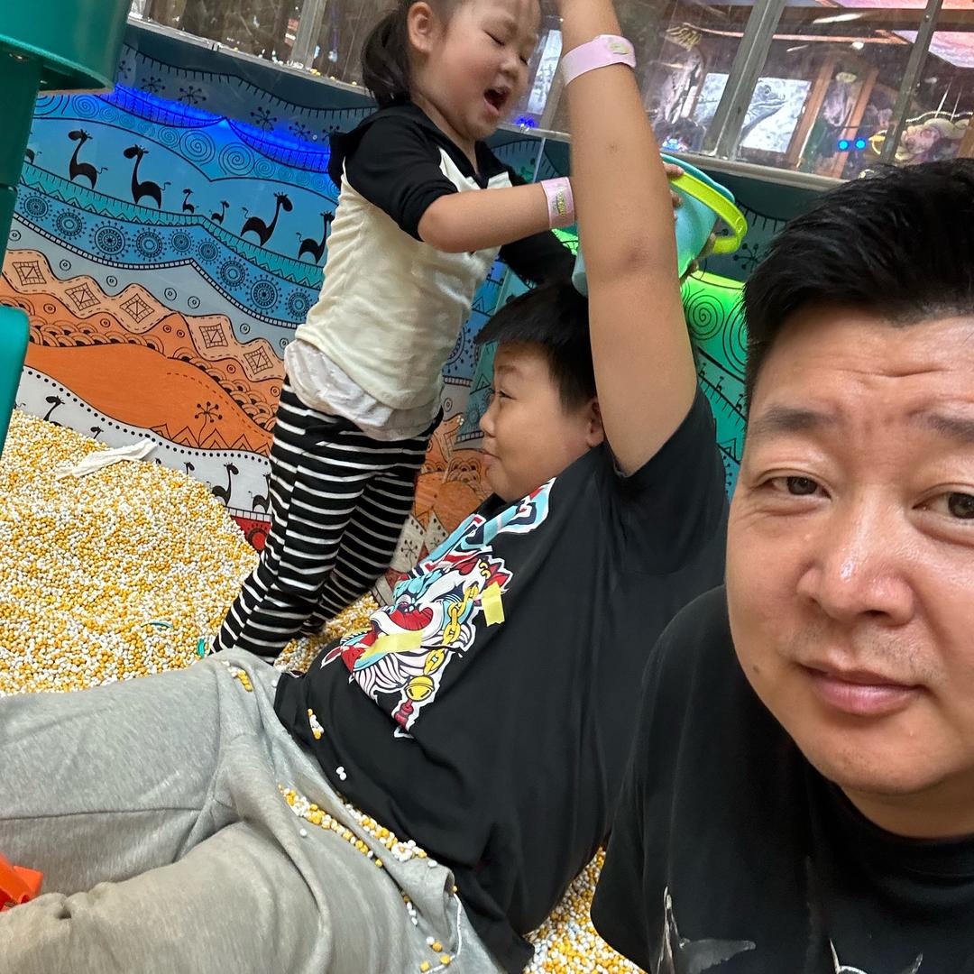 8 5年的中年人