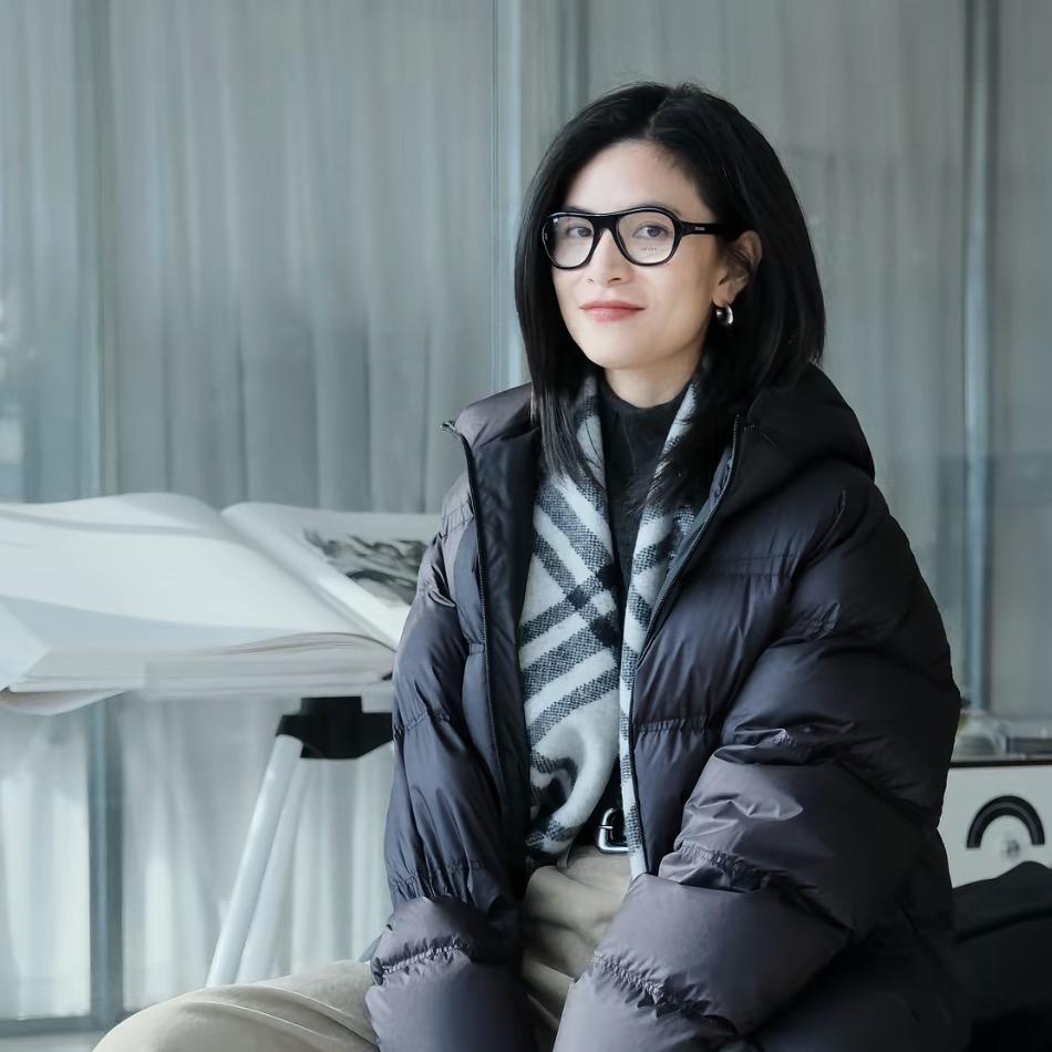 阿董小姐时尚穿搭.淘鱼