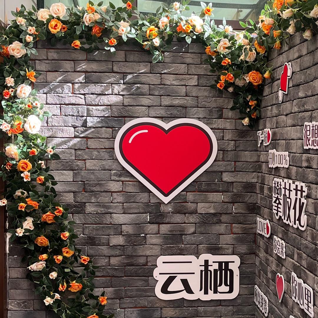 天天练琴的酒店人