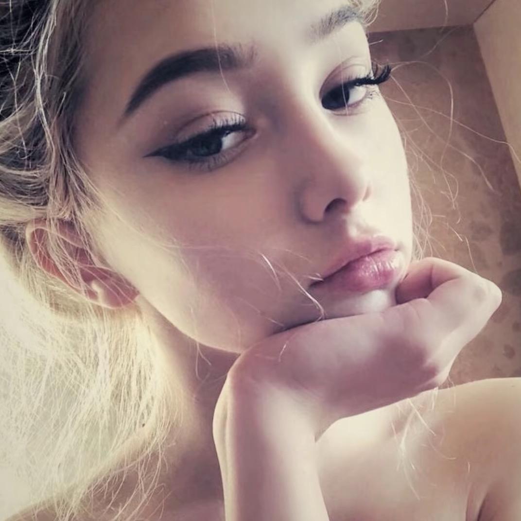 天空灰的像哭过