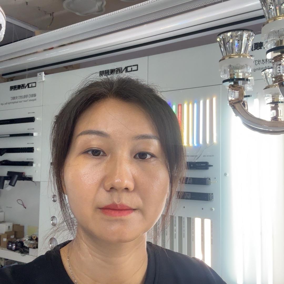 郑州灯具折扣仓-小刘