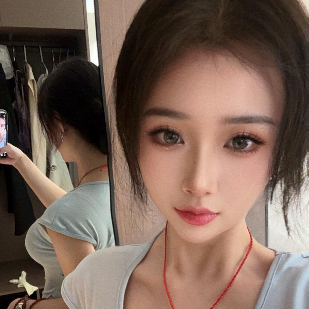 美女也会emo