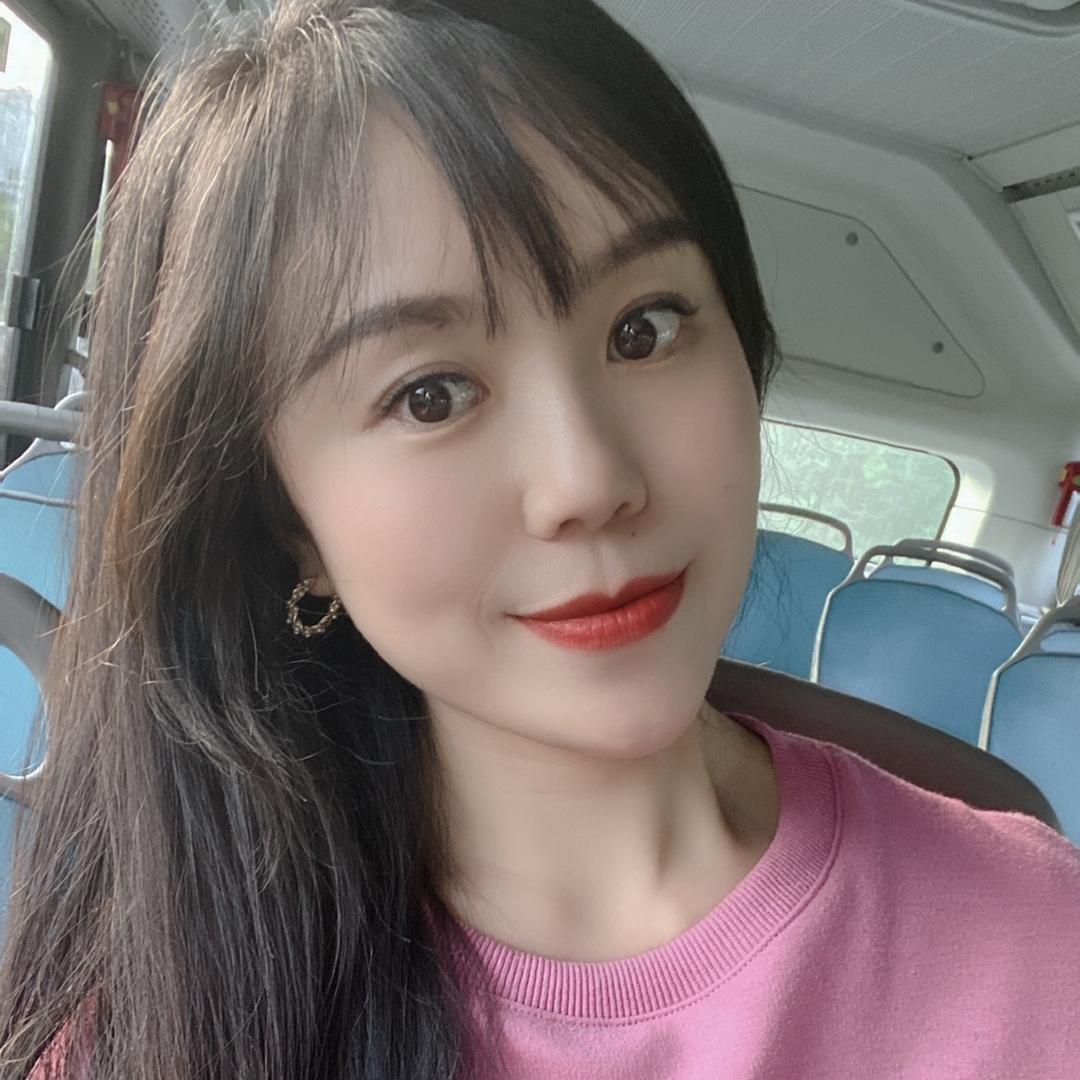 张可爱（万隆轻素美妆店）