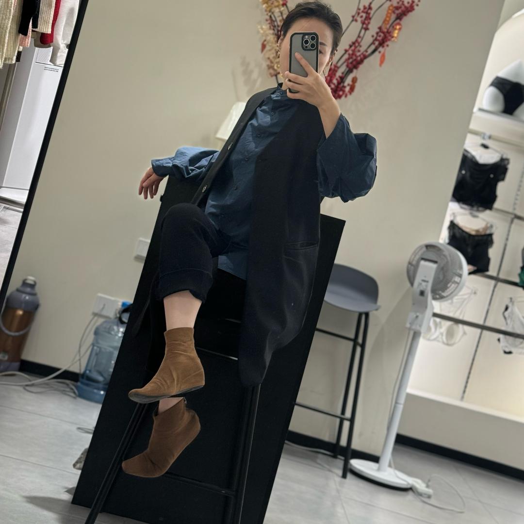 兖州区义乌莱斯够（L•S•G）女装