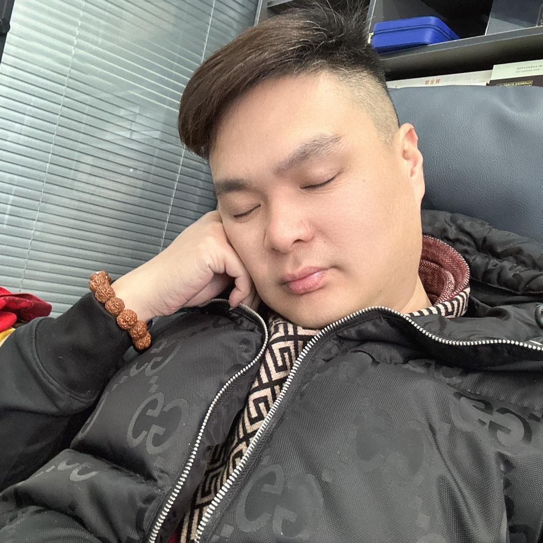小 志