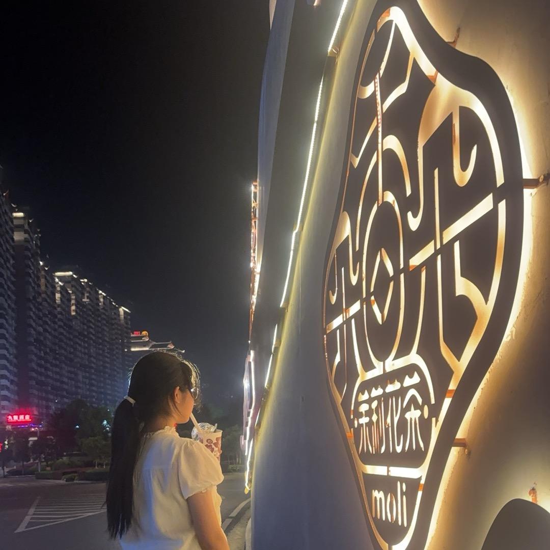 墨镜一戴谁都不爱