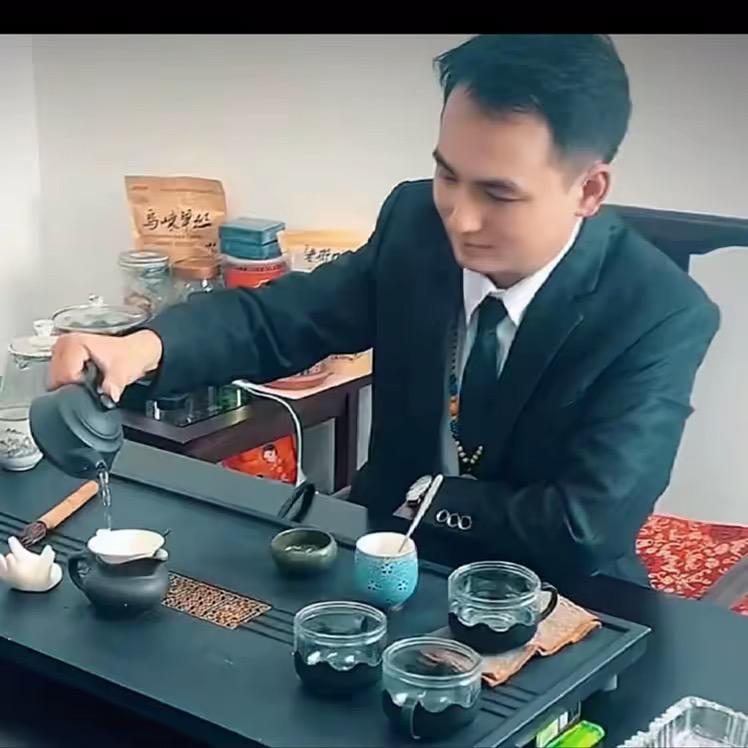 荣县潘总