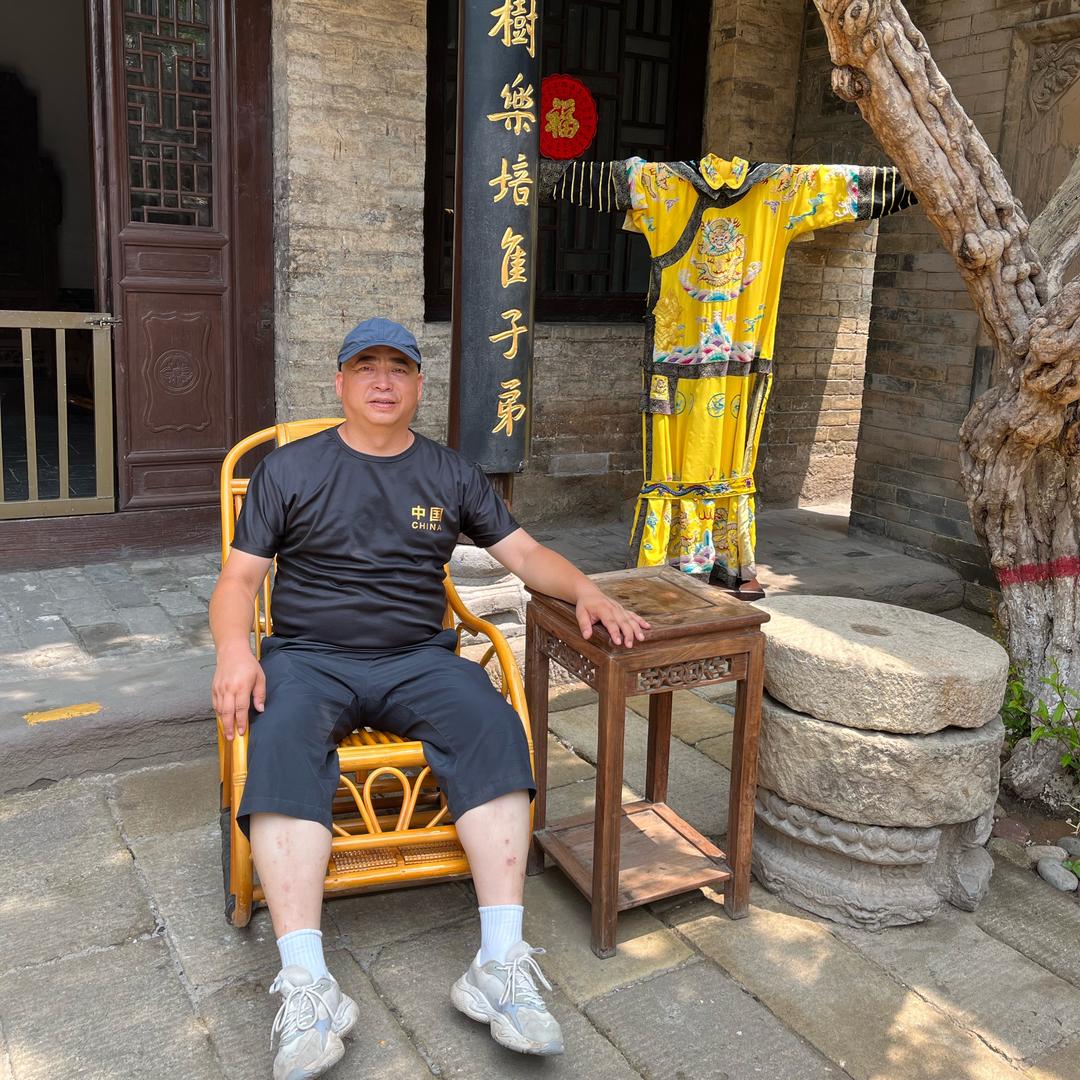 守陵人金龙
