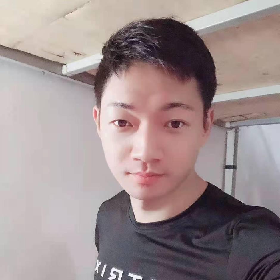 游泳老默