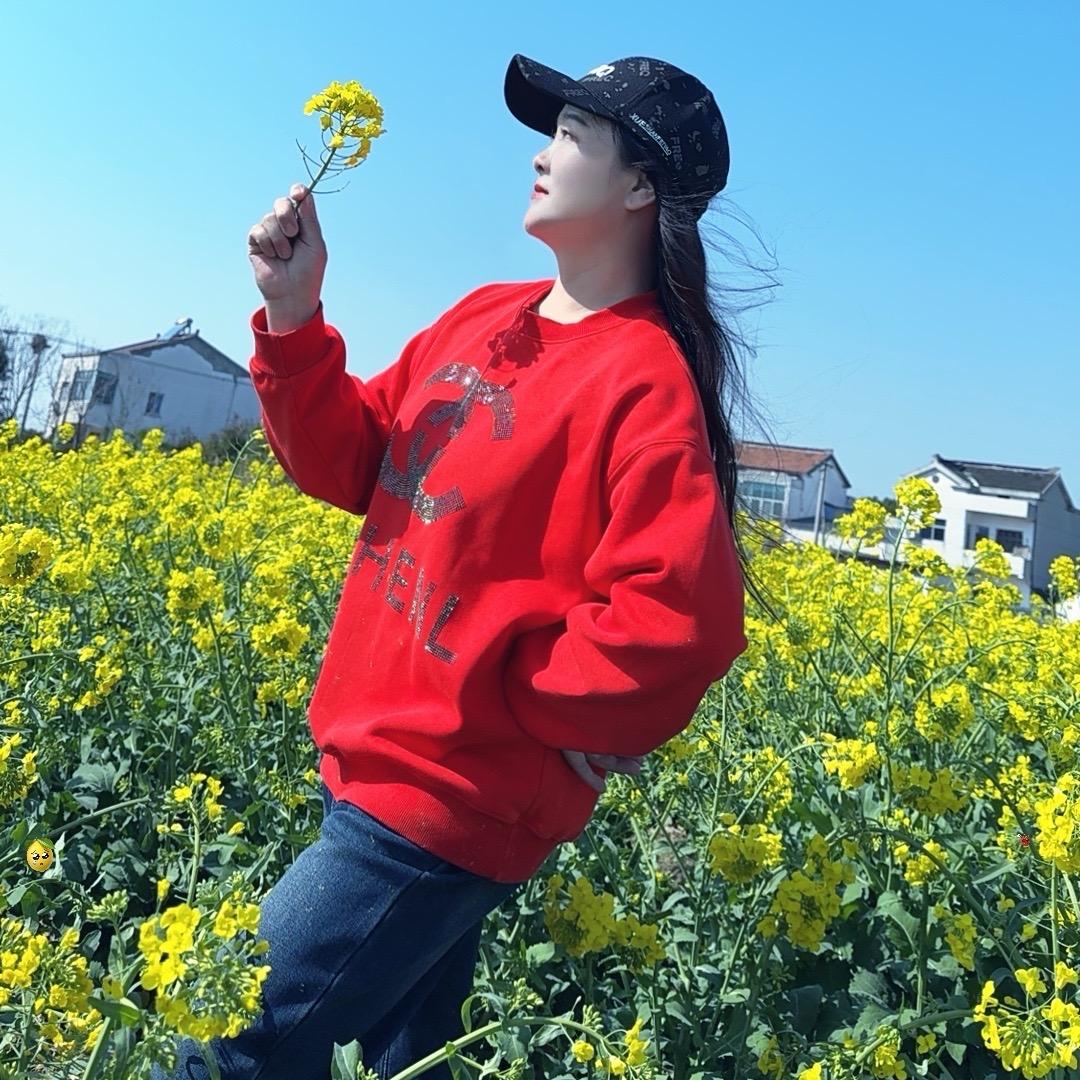 长发飘飘🌺💐🌸