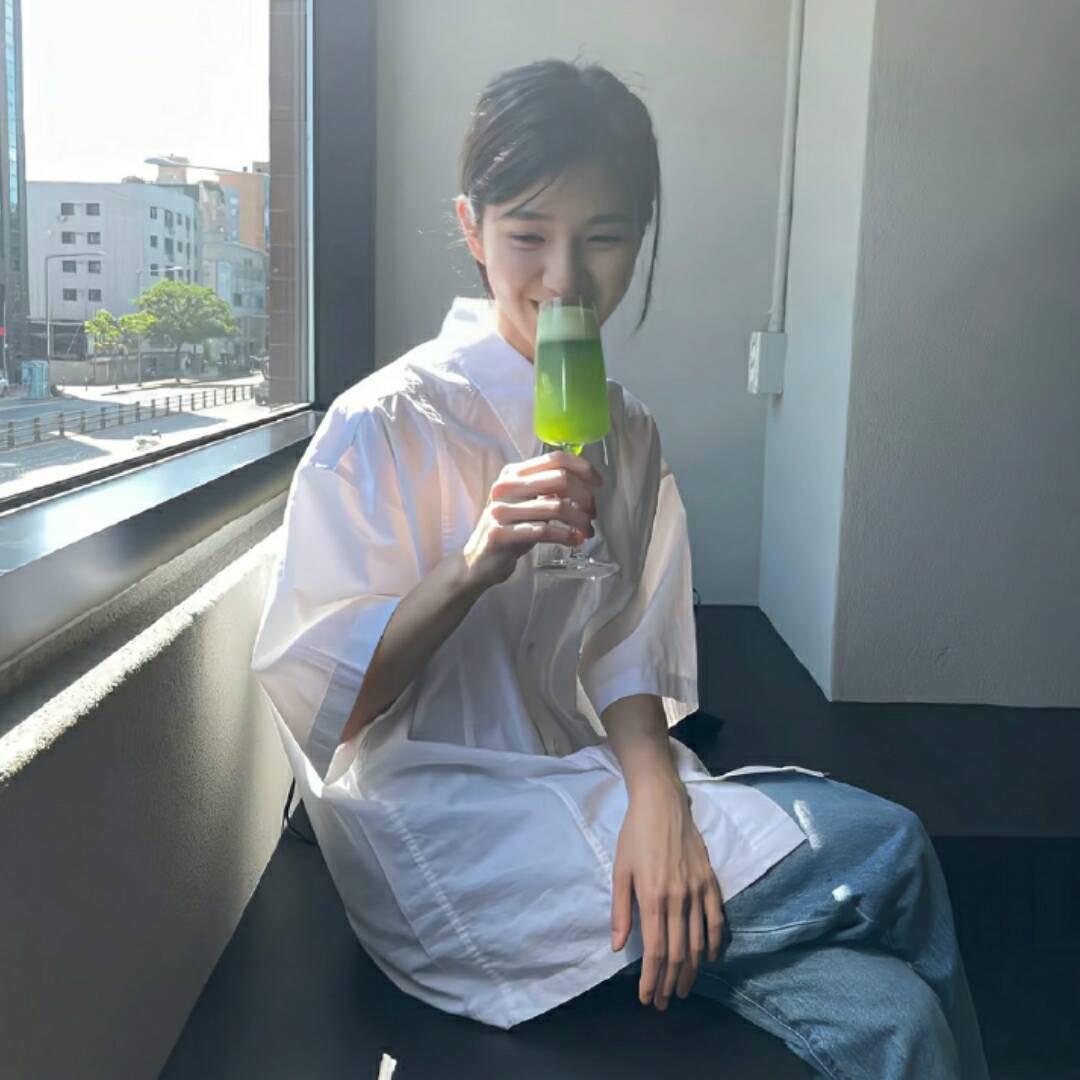 小 松 菜 奈