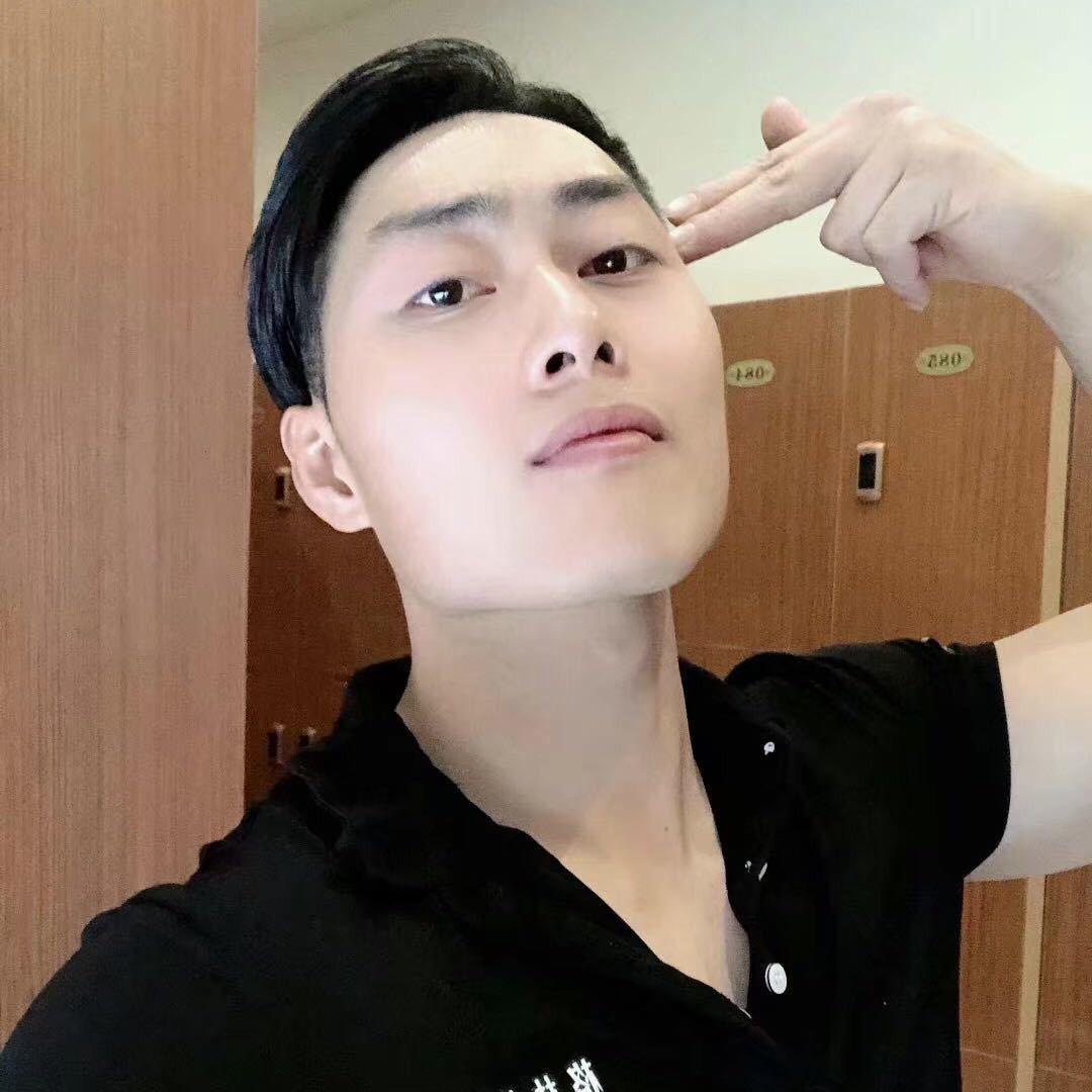 没有三头的小杰老师
