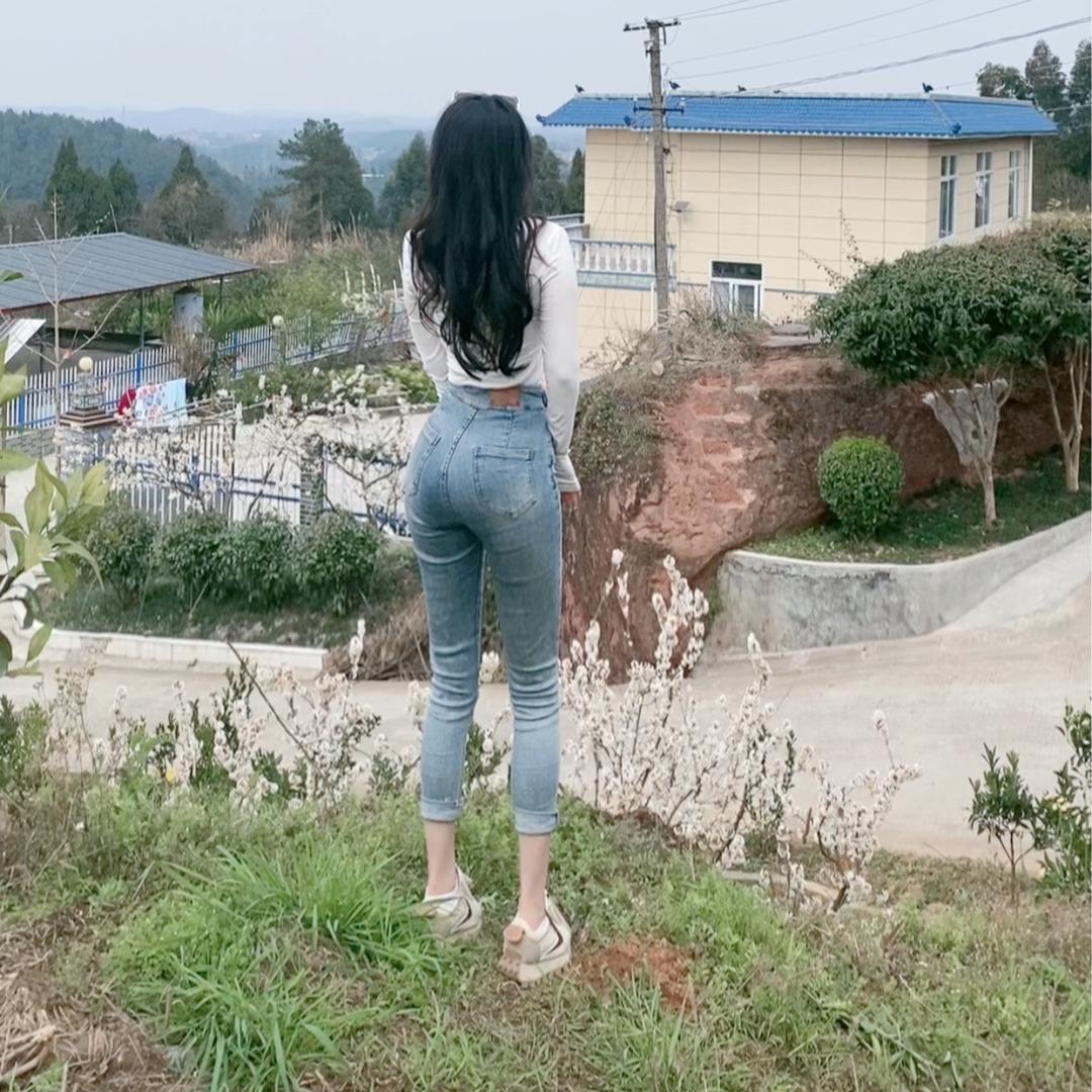 烟锅巴小姐姐