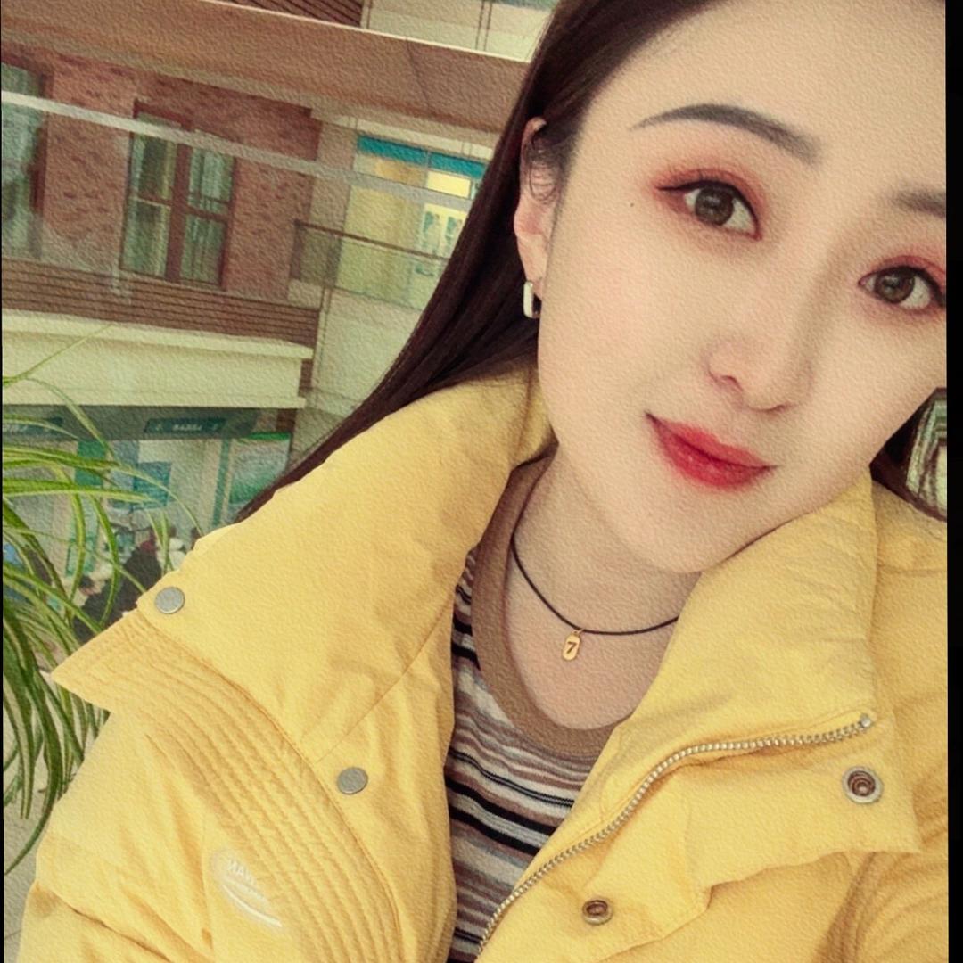 90後摆摊小姐姐