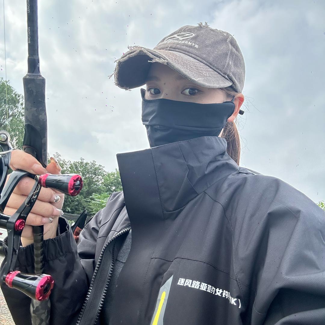 逐风路亚女钓手-（Yik）