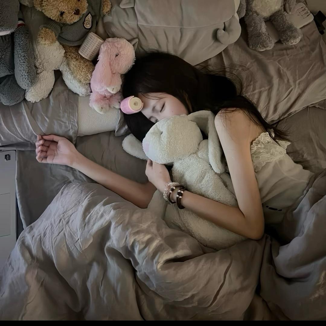 曼曼.