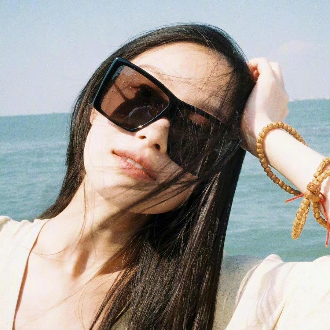 三个九.