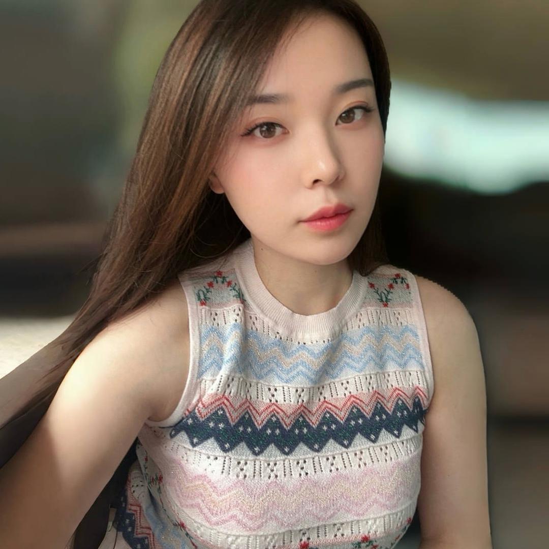 傲娇的小姐姐