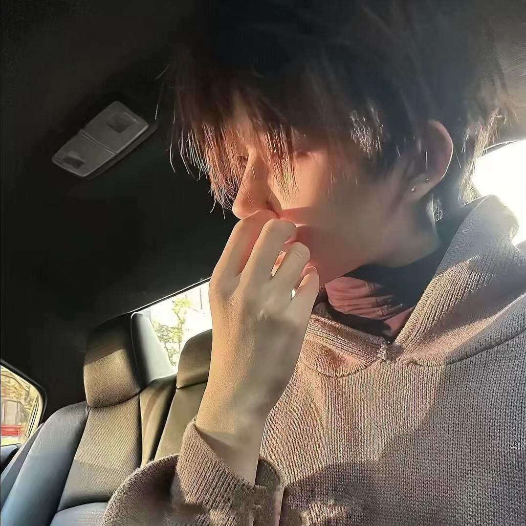 .··