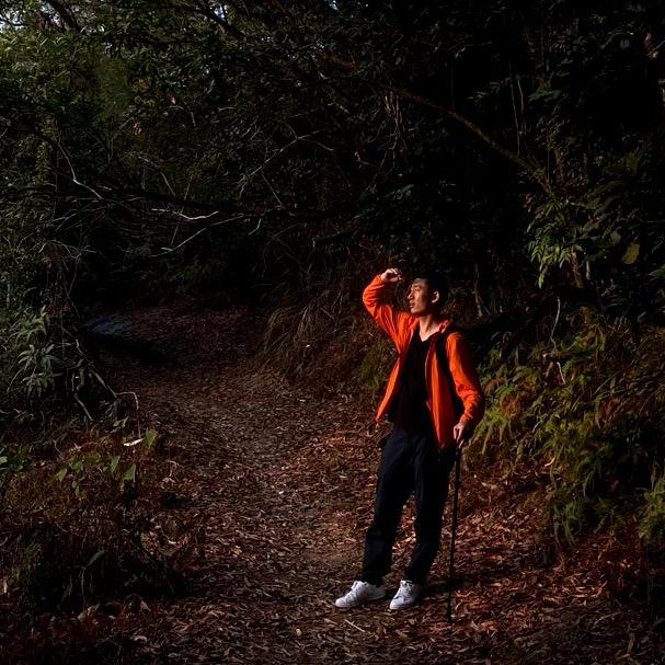 整活儿的腿毛哥