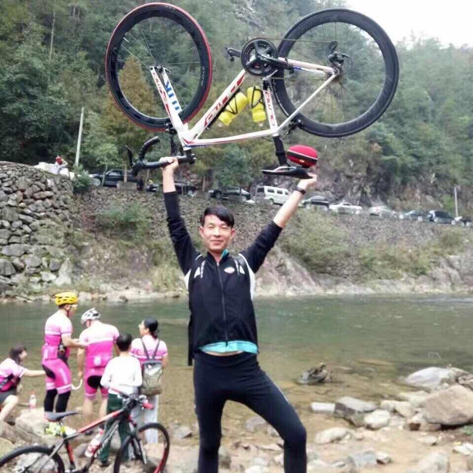 黄小明