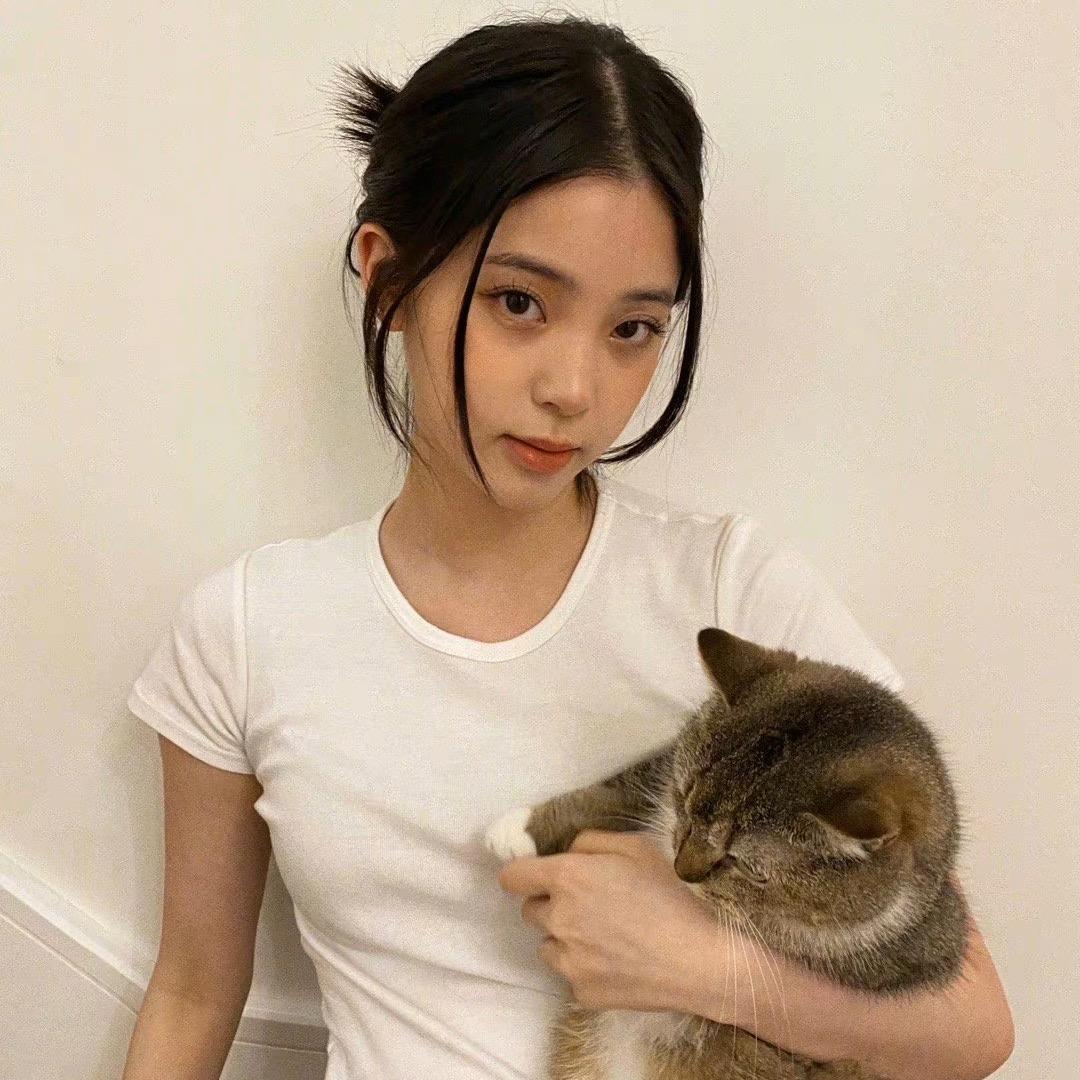 妮是吱屋猪.
