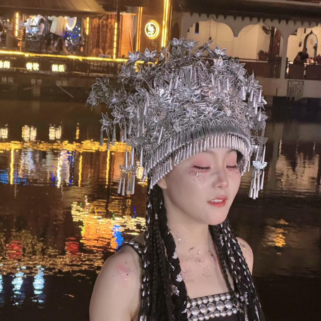 {}白云