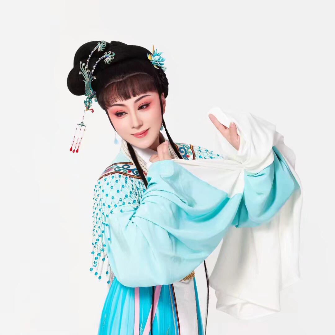 吕家小姐丽丽