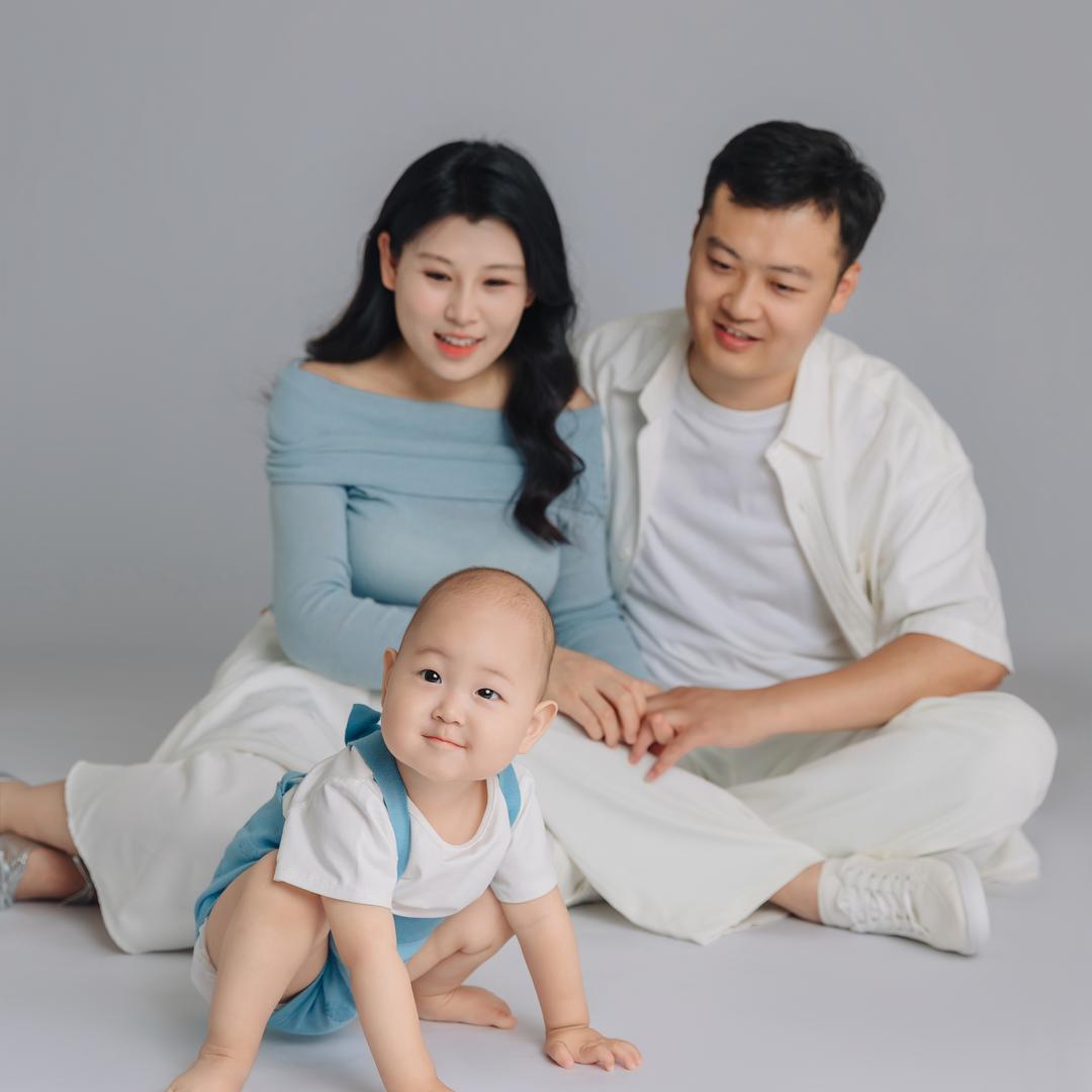 尔尔在带娃